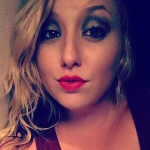 Meet your Posher, Claudia-joy